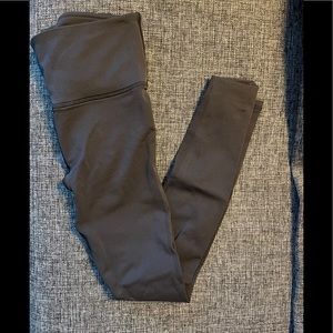 Lululemon Fresh in Mesh Crop; bluish grey; size 8